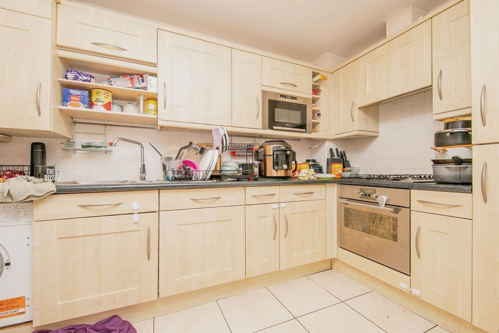 Property photo 3 of 8