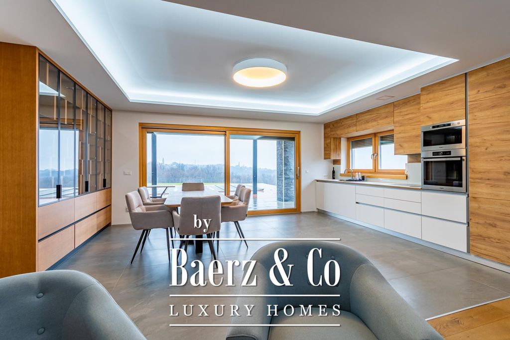 Property photo 3 of 29