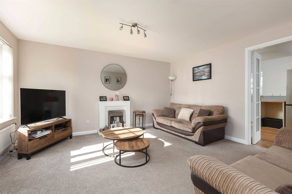 Property photo 3 of 20 Picture No. 11