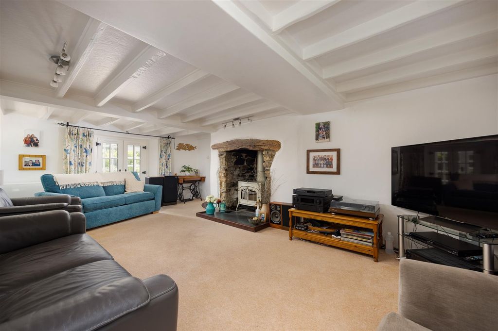 Property photo 2 of 42