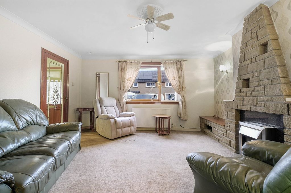 Property photo 3 of 21