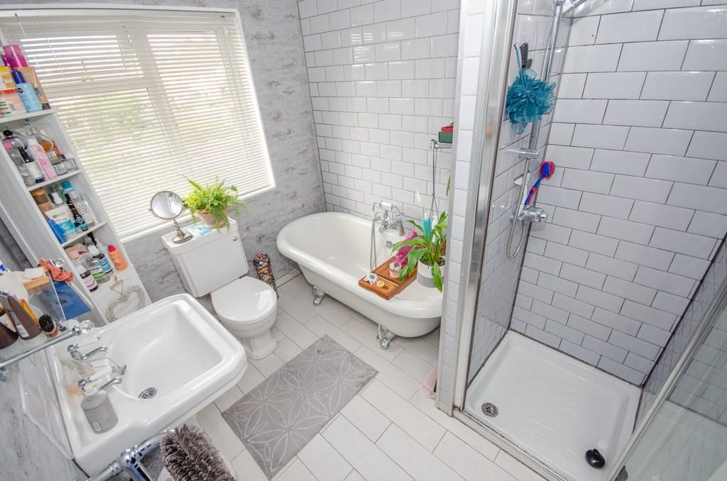 Property photo 3 of 14 Bathroom.Jpg