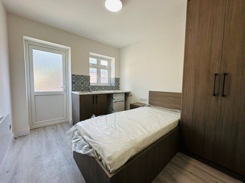 Property photo 1 of 3 Bedroom