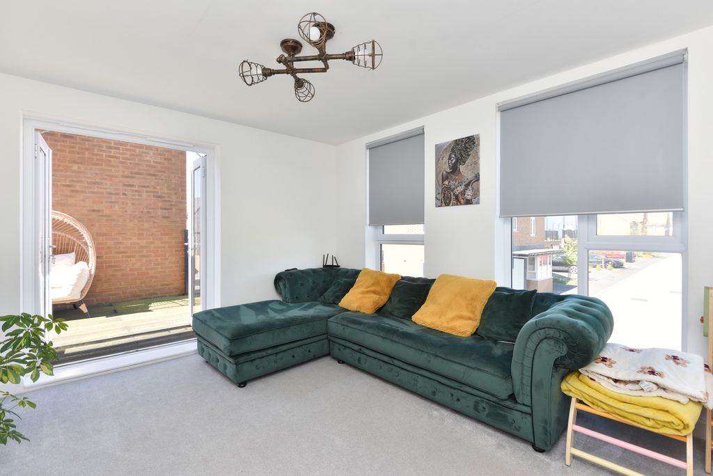 Property photo 3 of 20 31379210