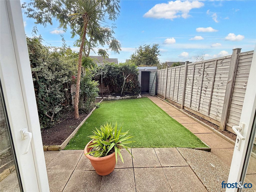 Property photo 3 of 13 Garden