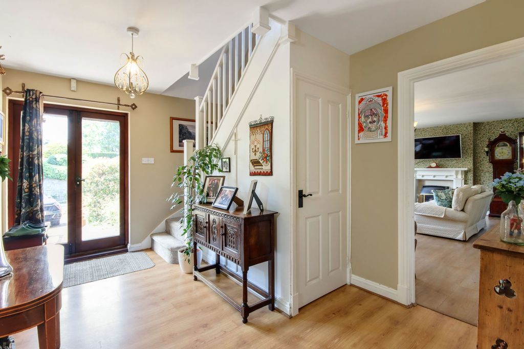 Property photo 3 of 45