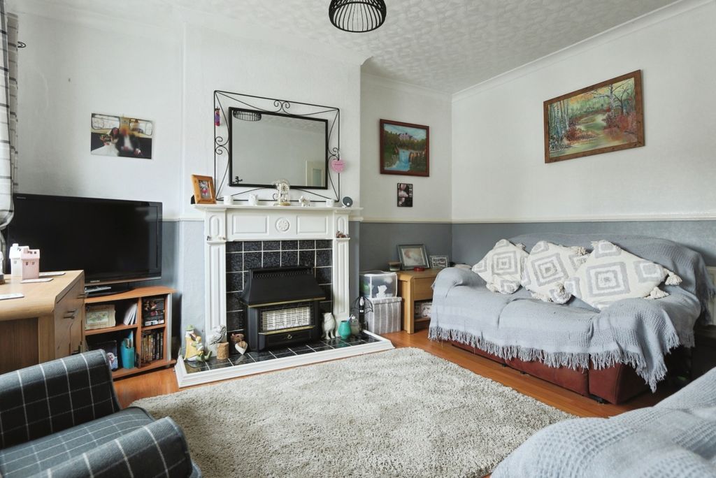 Property photo 2 of 13 4370914