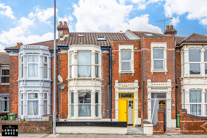 Property photo 1 of 28 .