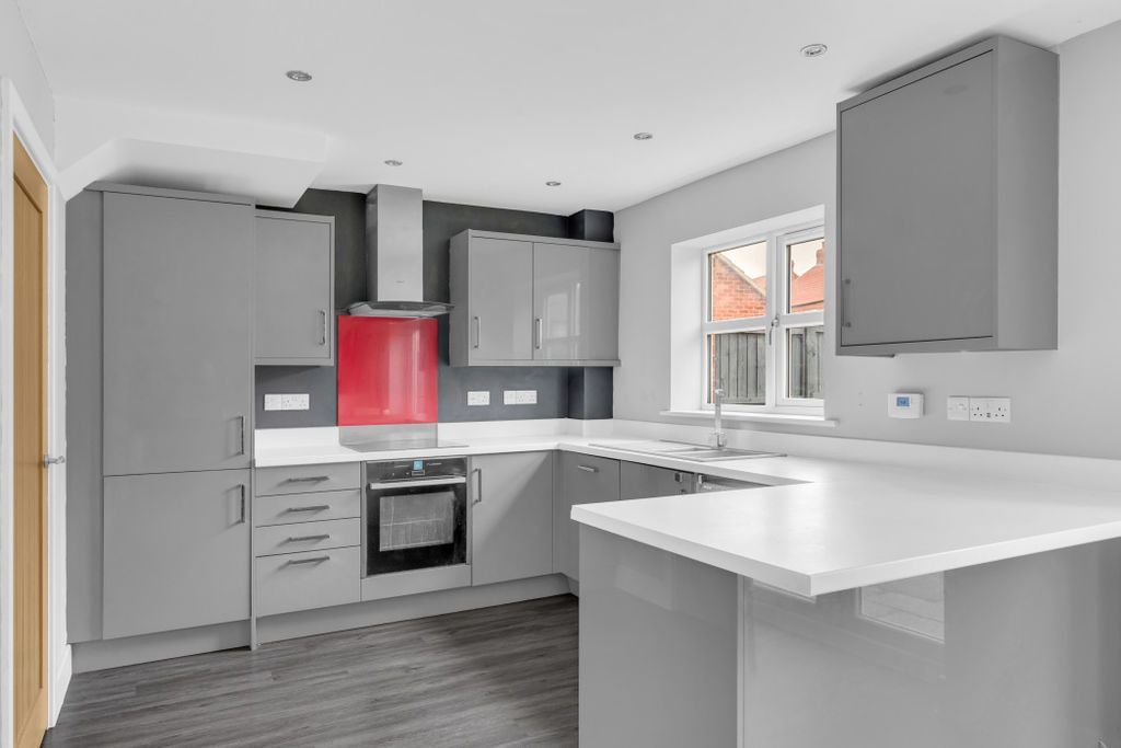 Property photo 3 of 16 Kitchen Area