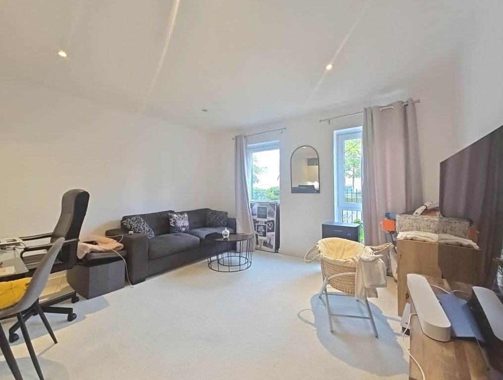 Property photo 2 of 8