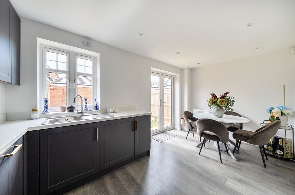 Property photo 3 of 25 1449183-11-6A0796...