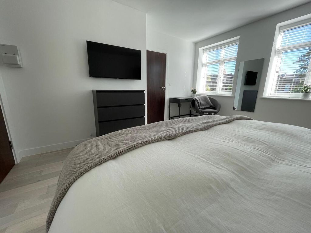 Property photo 2 of 14 Bedroom