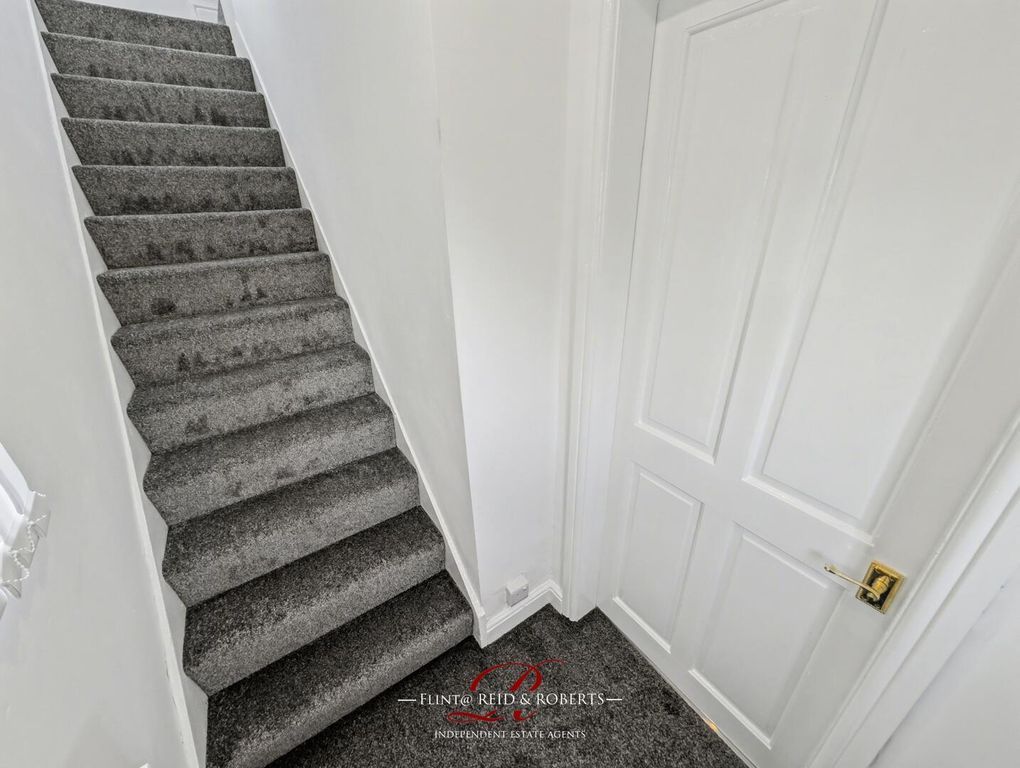 Property photo 2 of 20 Hallway