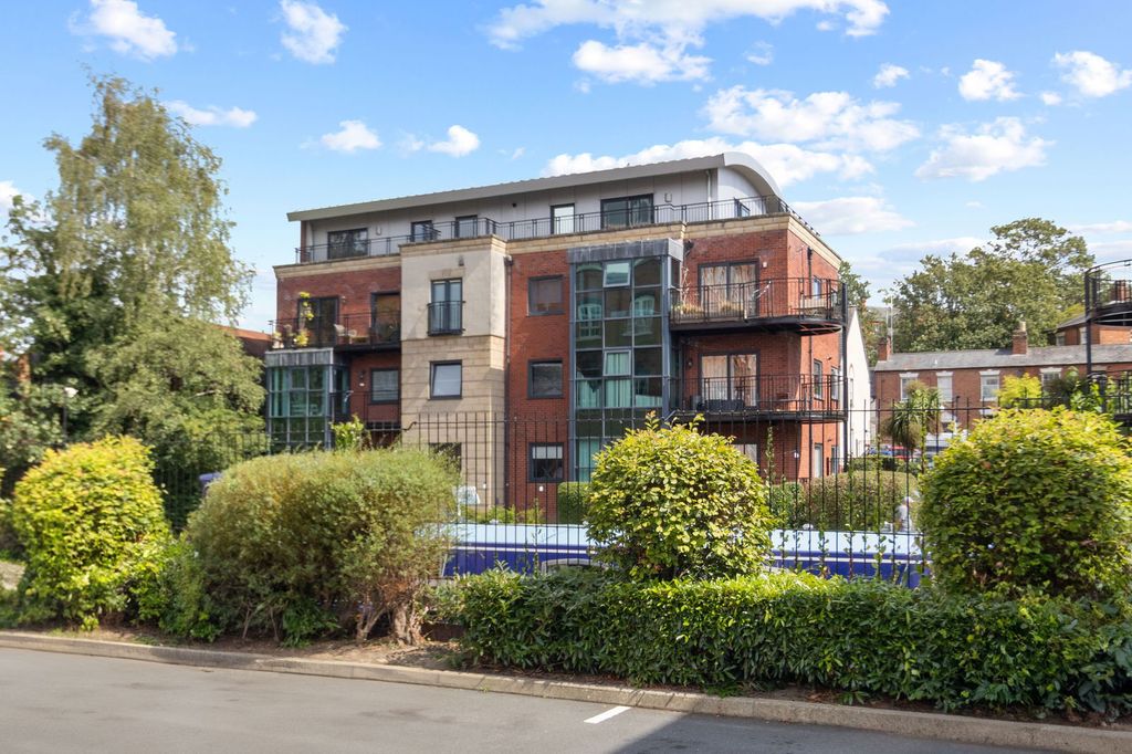 Property photo 1 of 31