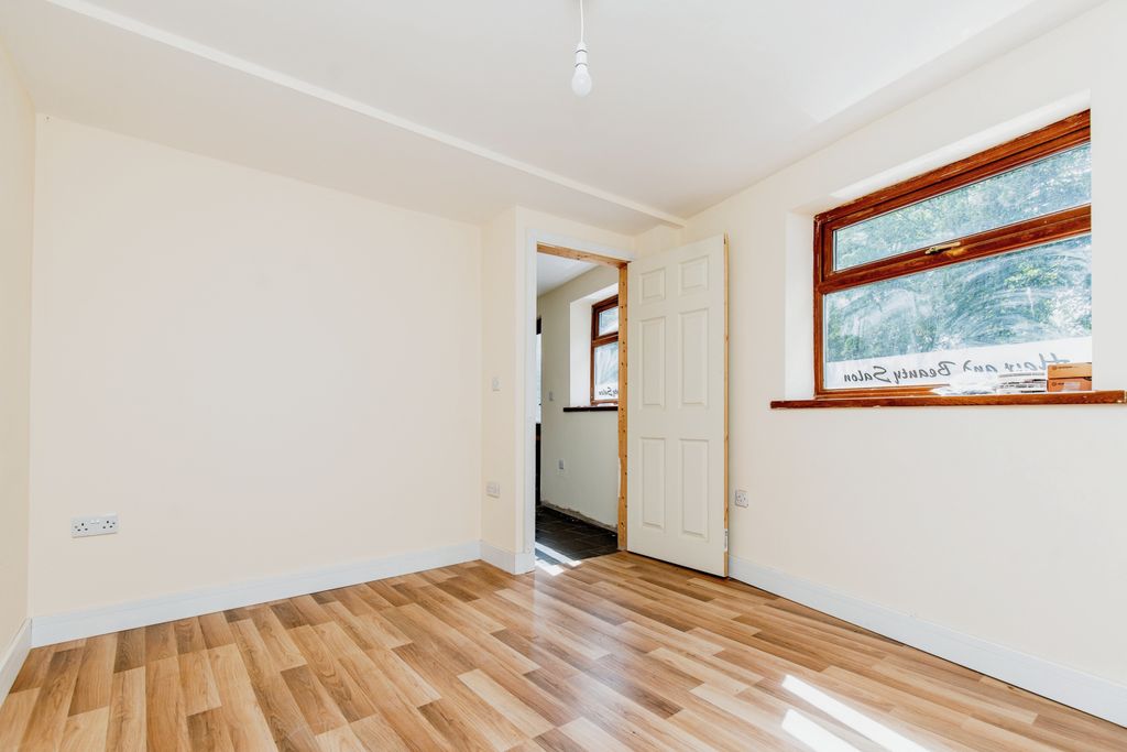 Property photo 3 of 15 Photography