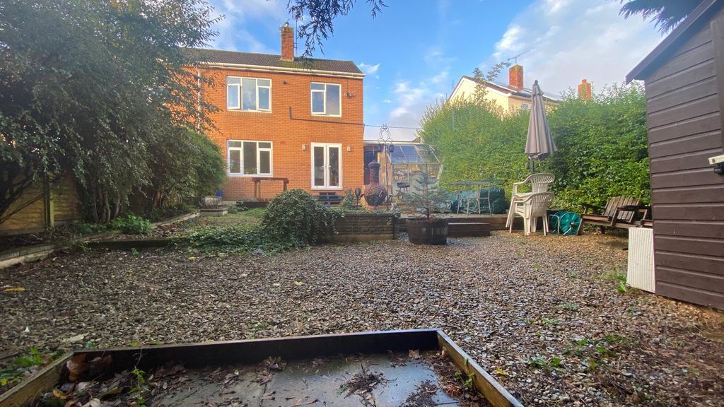 Property photo 2 of 22