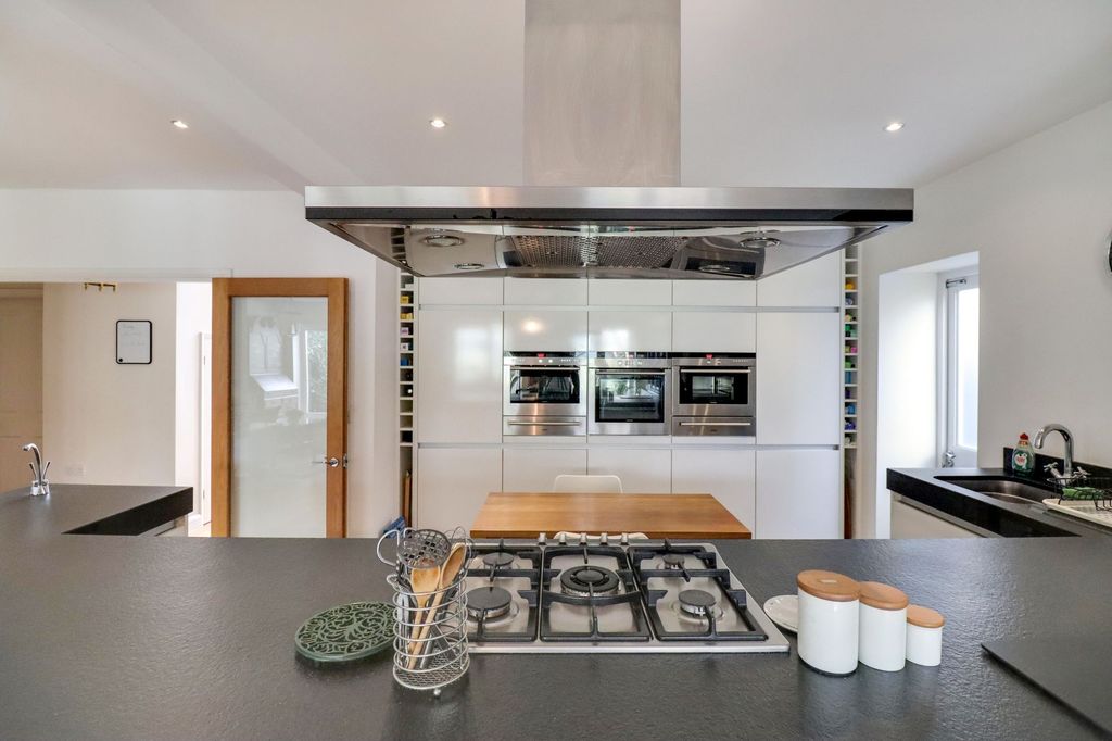 Additional image 5 of 4 bed detached house for salePemberton Road, East Molesey KT8