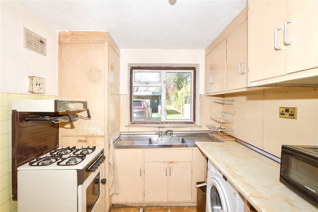 Property photo 3 of 14 Kitchen