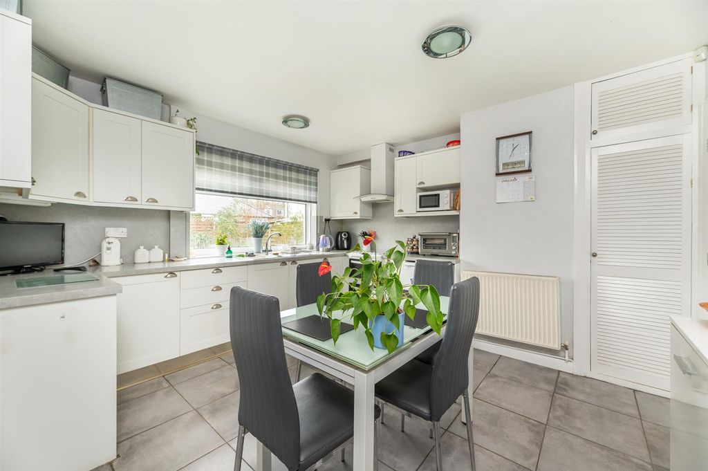 Property photo 2 of 23 Dining Kitchen