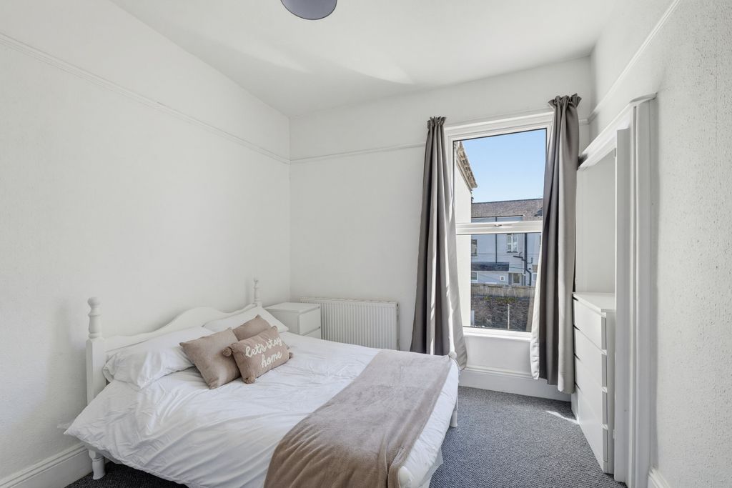 Property photo 1 of 7 0031