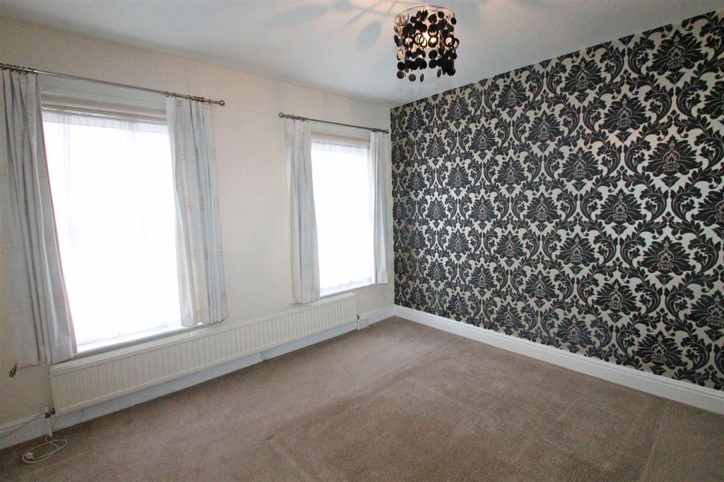 Property photo 3 of 7 Bedroom 1.Jpg