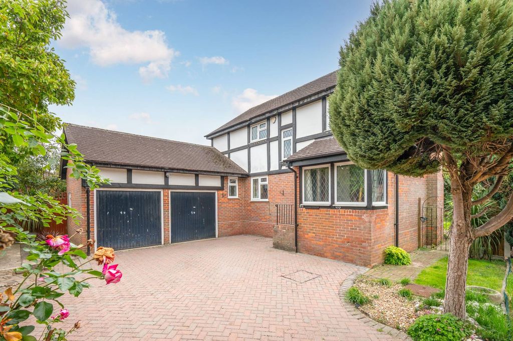 Property photo 2 of 21