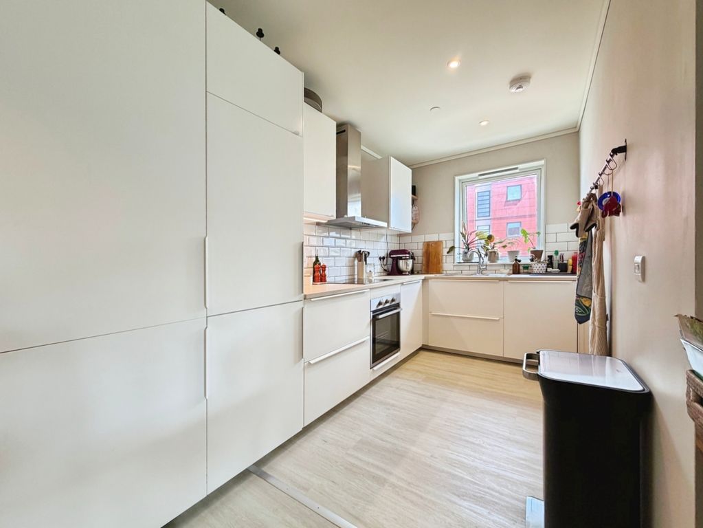 Property photo 2 of 18 Kitchen