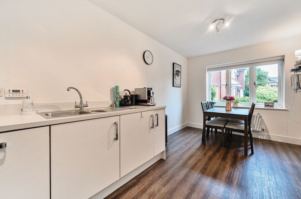 Property photo 3 of 14 1305869-20-68415B...