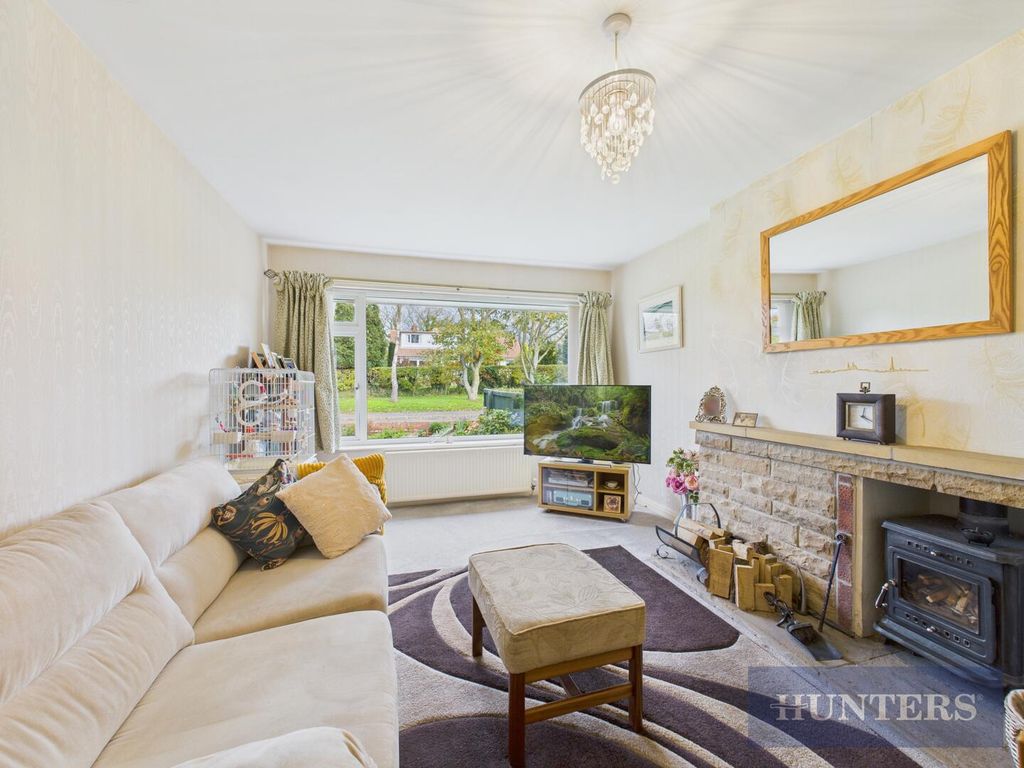 Property photo 2 of 17 Living Room