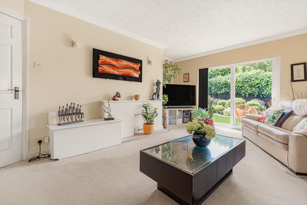 Property photo 2 of 14 23 Busyby Close-6.Jpg