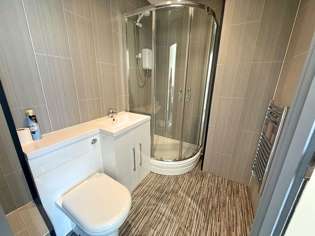 Property photo 2 of 11 En-Suite Bathroom One