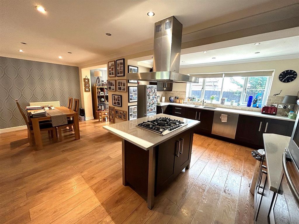 Property photo 3 of 17 Kitchen.Jpg