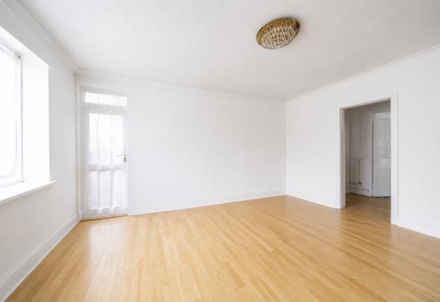 Property photo 2 of 7 Living Room