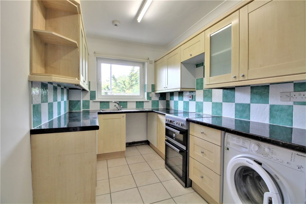 Property photo 2 of 10 Kitchen