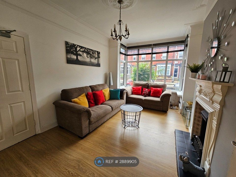Property photo 2 of 10 Lounge/Living Room