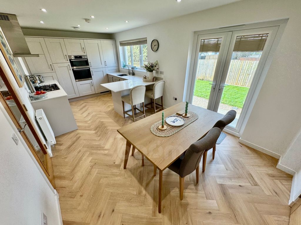Property photo 3 of 40 Colville Crescent, Glengarnock Dining Kitchen