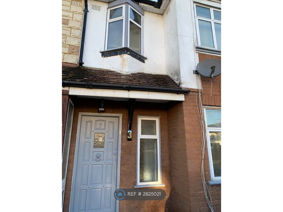 Property photo 1 of 14 Entry
