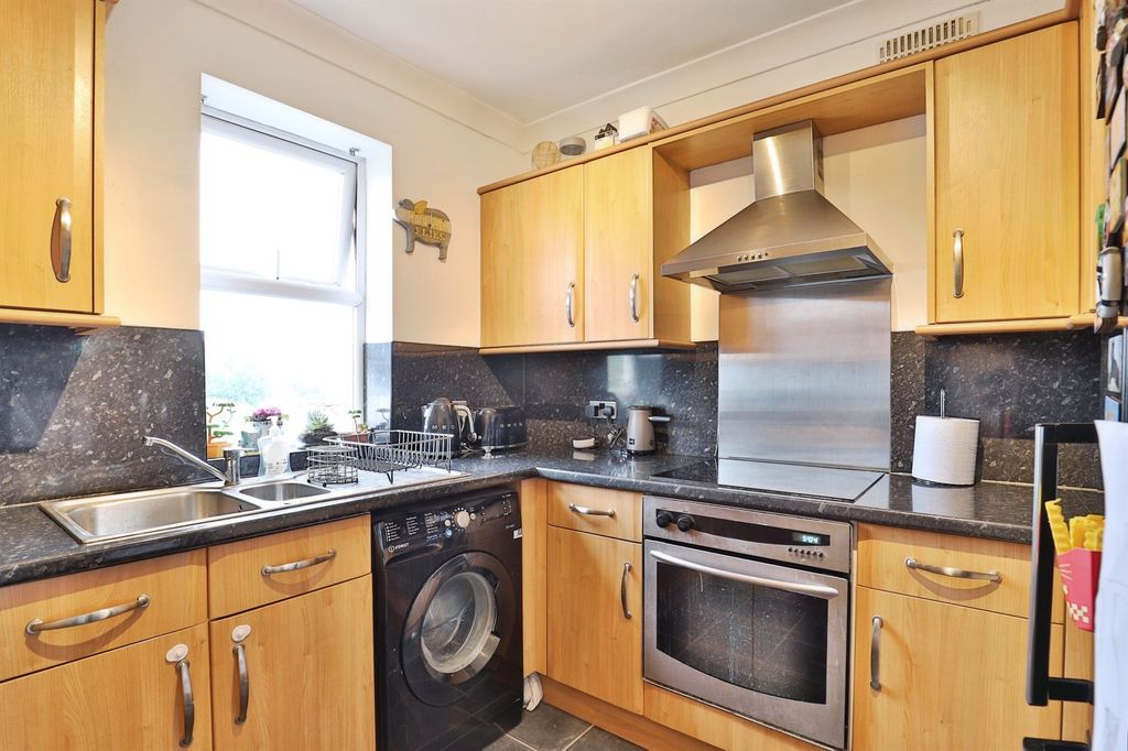 Property photo 3 of 17