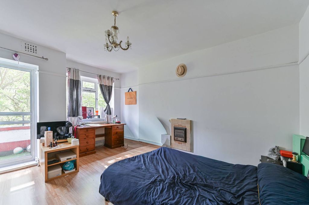 Property photo 3 of 8