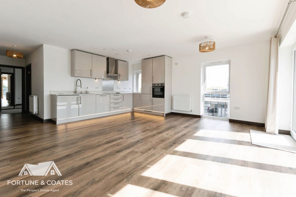 Property photo 2 of 13 Pbox-Img.Jpg
