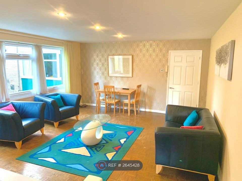 Property photo 3 of 24 Living Room