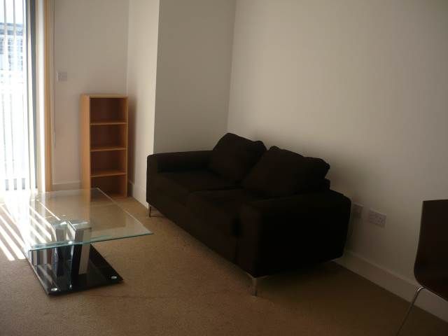 Property photo 1 of 7 Living Room