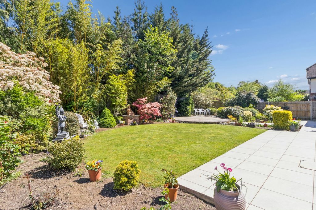 Property photo 2 of 23