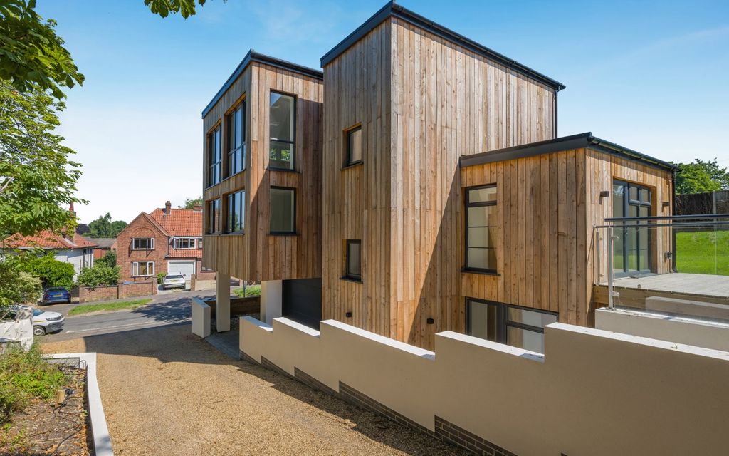 Property photo 1 of 14 Front External