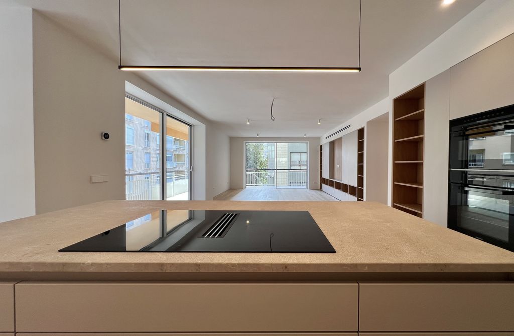 Property photo 1 of 15 02 - 77077-Min.Jpg