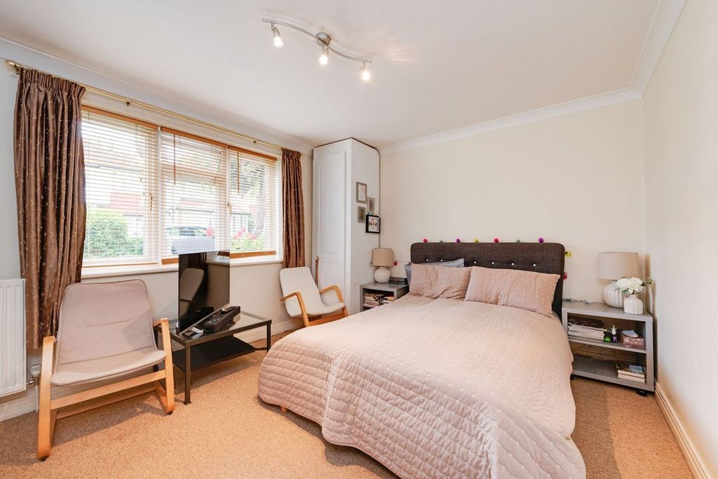 Property photo 3 of 7