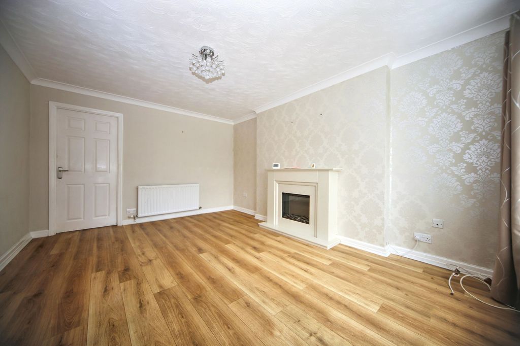 Property photo 3 of 24