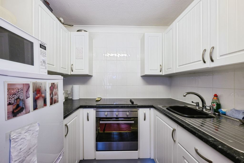 Property photo 2 of 12 Pbox-Img.Jpg