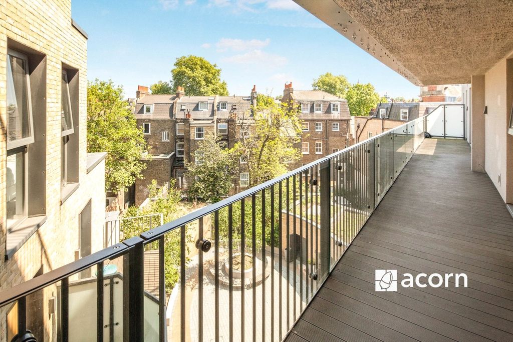 Property photo 3 of 10 Balcony