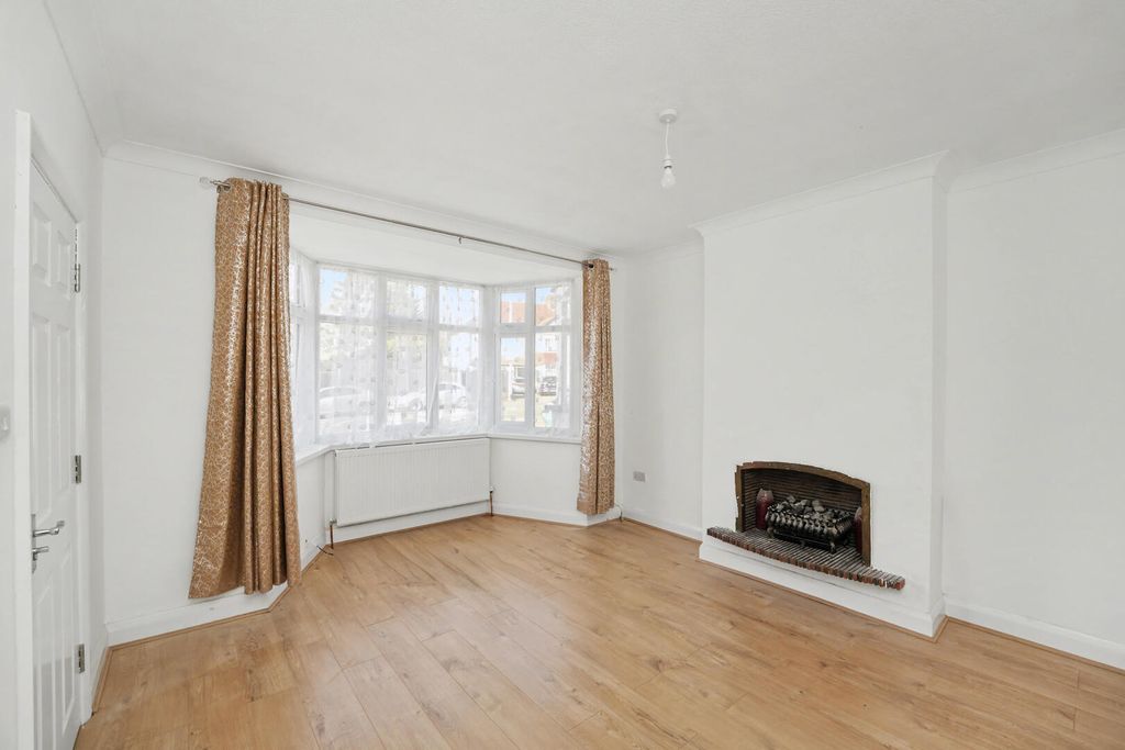 Property photo 2 of 26